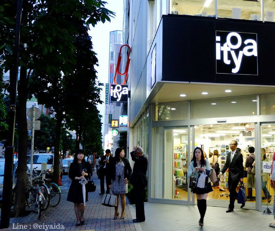 ช็อปปิ้งย่านกินซ่า ที่ Itoya Ginza