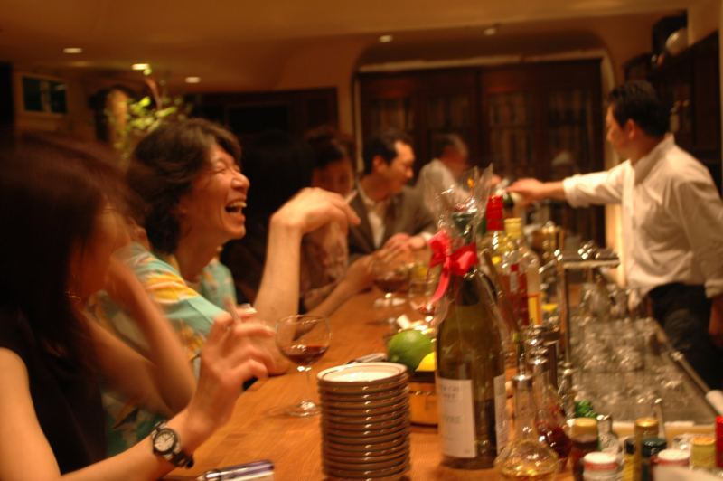 ชีวิตกลางคืนในชินจูกุ @ Tokyo Bar Candy